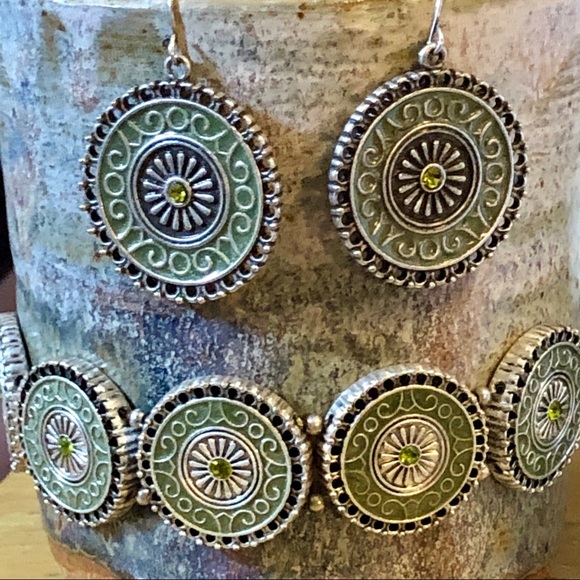 Jewelry - Beautiful medallion bracelet and earrings set